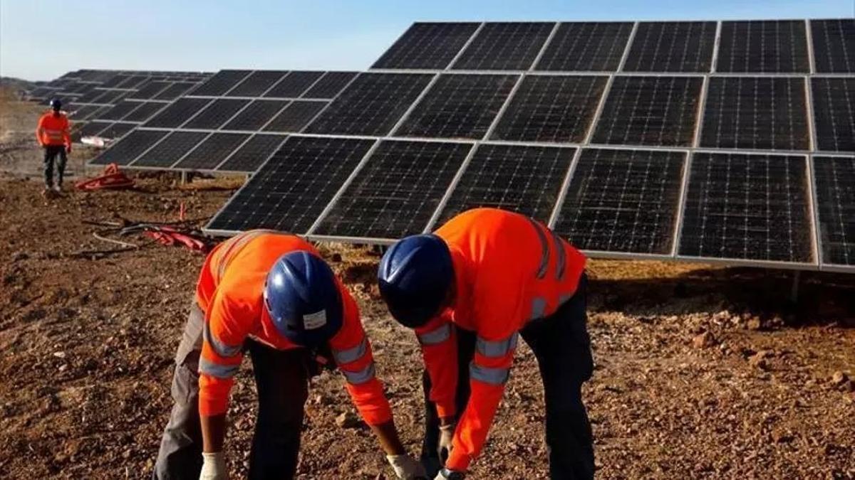 Parque fotovoltaico de Valdecaballeros, promovido por Valdesolar Hive.