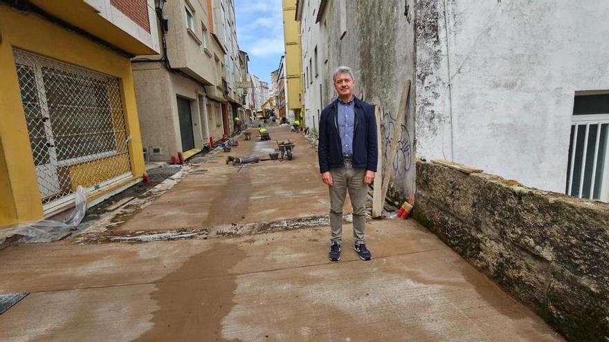José Antonio Cacabelos lamenta la falta de civismo que daña las obras de humanización en O Grove