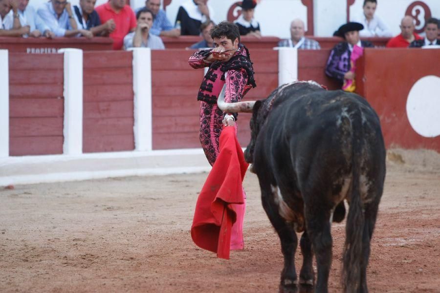 Toros en San Pedro: Cayetano, por la puerta grande