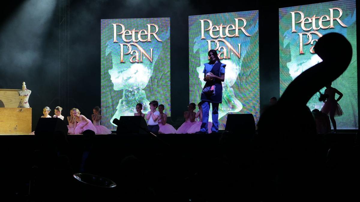 Entre los musicales que se escenificaron en la plaza Major de Vila-real no faltó el de 'Peter Pan'.