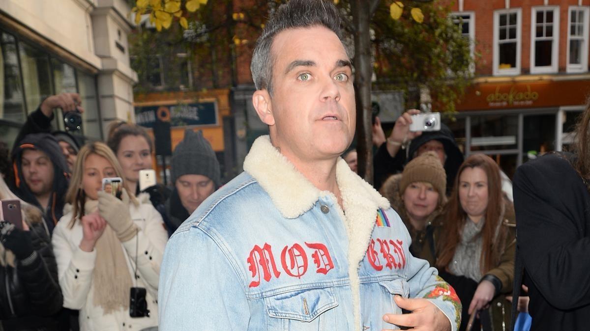 lmmarco41244138 london  england   december 08   robbie williams sighting at 171214160316