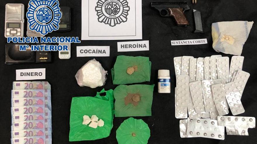 Desmantelado en Cabra un punto de venta de heroína y cocaína con dos detenidos