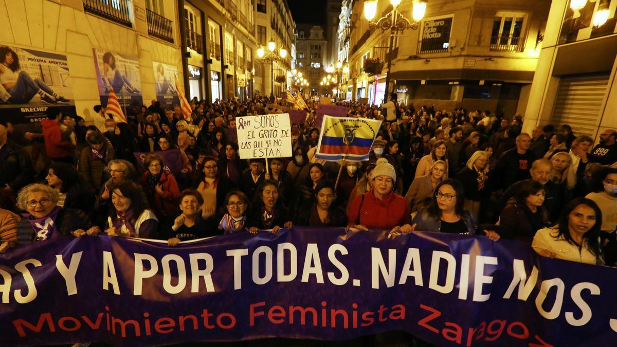 Manifestación del 8M a su paso por la calle Alfonso de Zaragoza, este año.