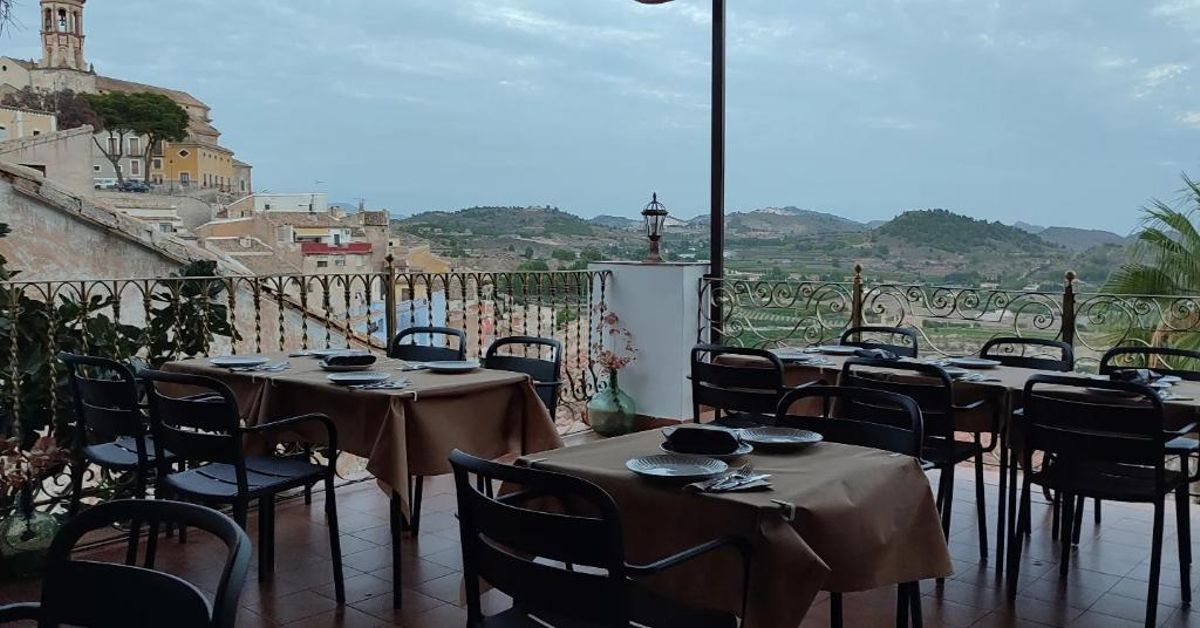 Terraza con vistas en El Casino Felymar de Cehegín