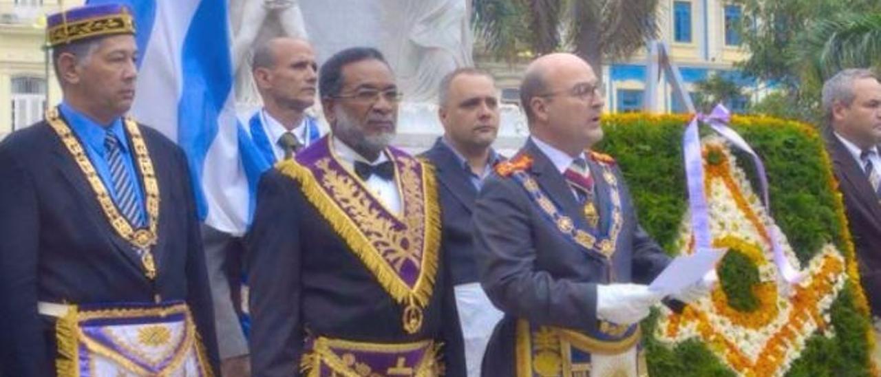 La Palma acoge  el primer desfile masónico de la Gran Logia de España