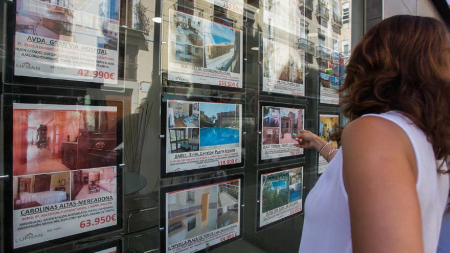 La compraventa de viviendas se modera en agosto en Alicante