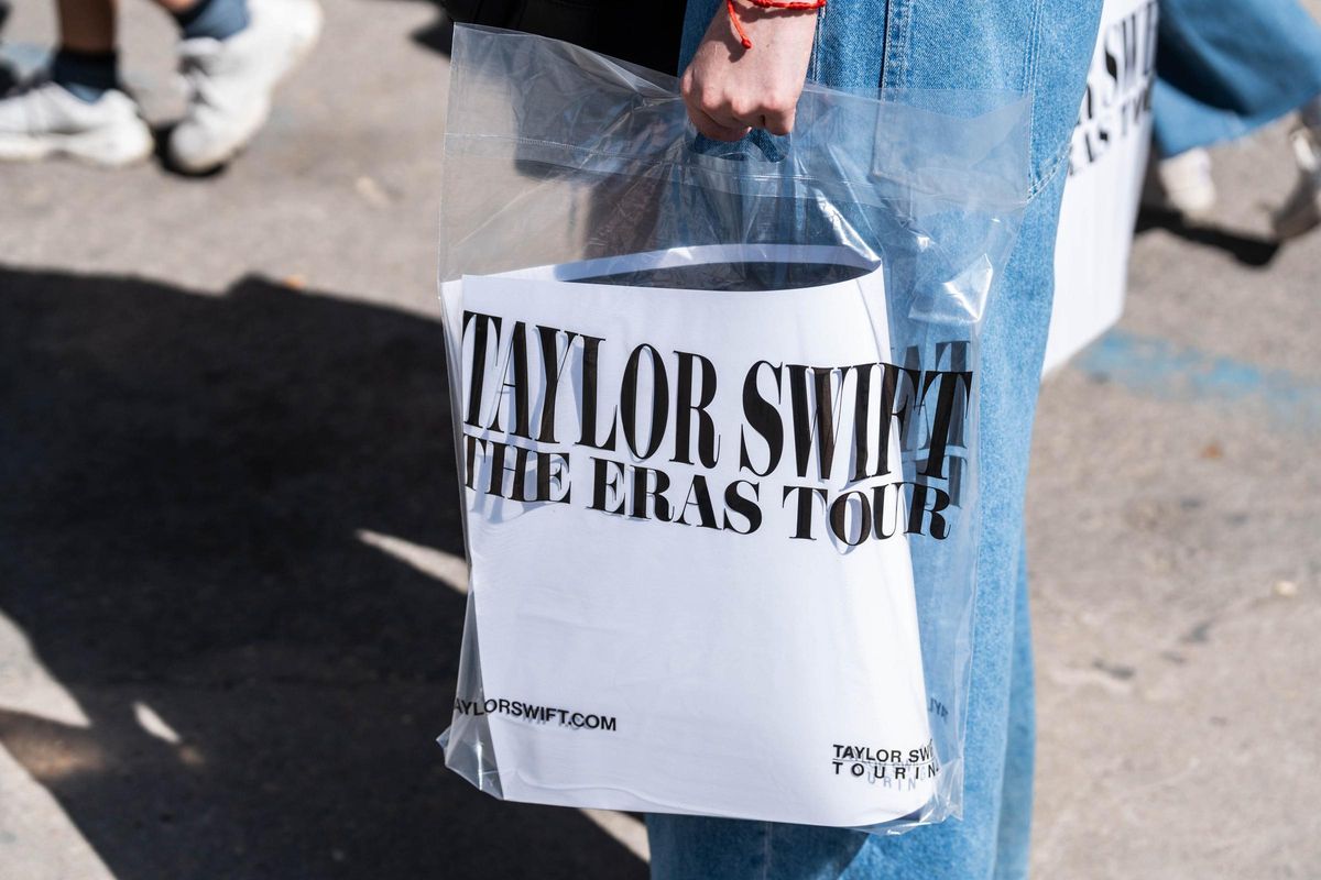 Los fans de Taylor Swift ya toman los alrededores del Bernabéu