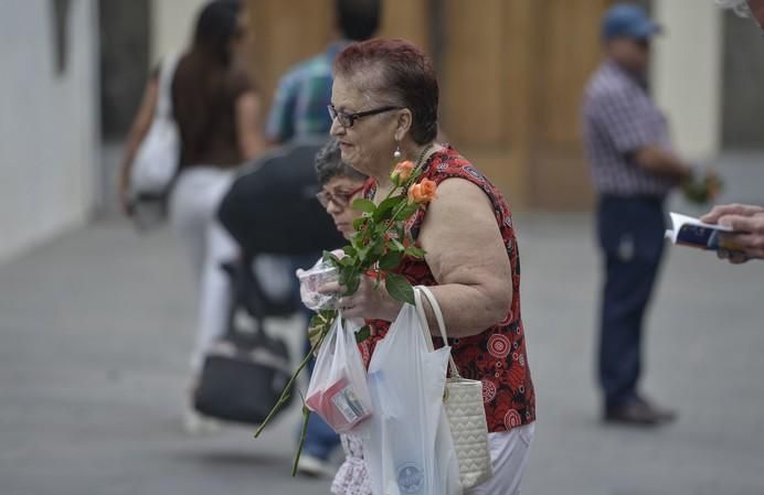 LAS PALMAS DE GRAN CANARIA A 22/05/2017. Cientos de feligreses en el Día de Santa Rita en Vegueta. FOTO: J.PÉREZ CURBELO