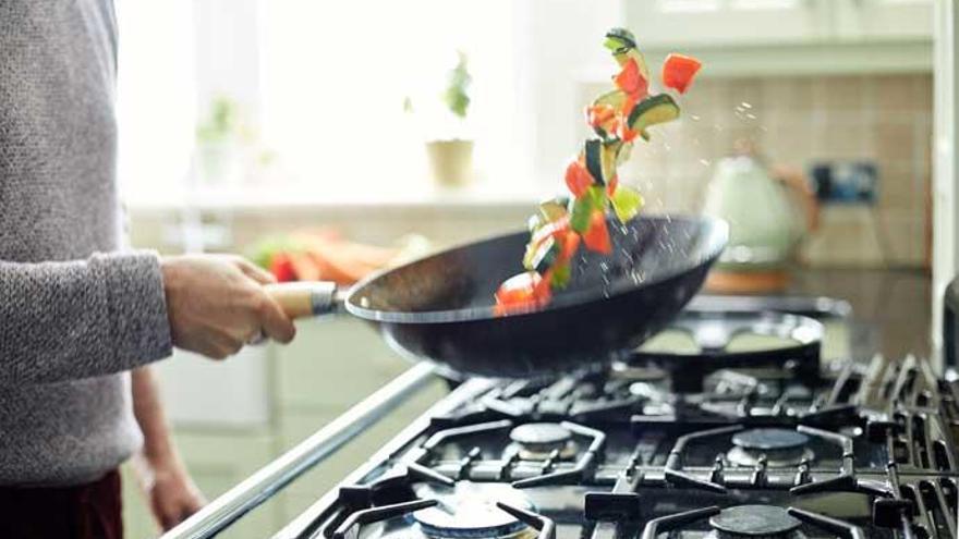 Evita que los alimentos se peguen a la sartén.