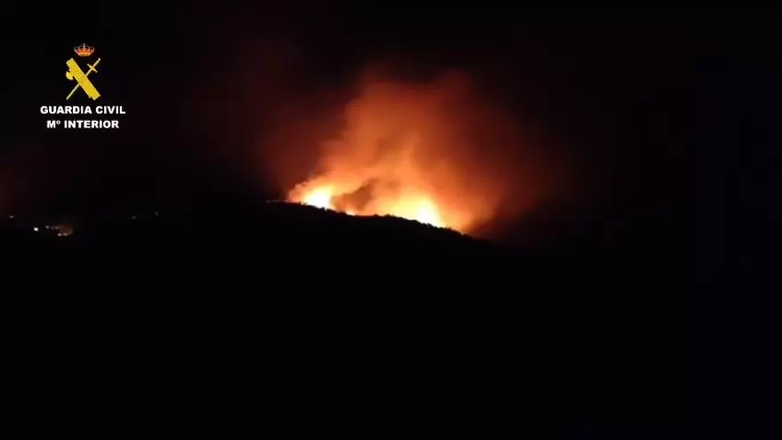 Así se veía el incendio de Las Hurdes esta madrugada