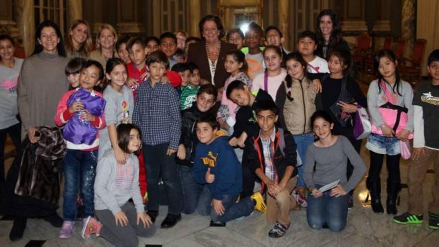 Los escolares del Colegio Público Magisterio visitan el Ayuntamiento de Valencia