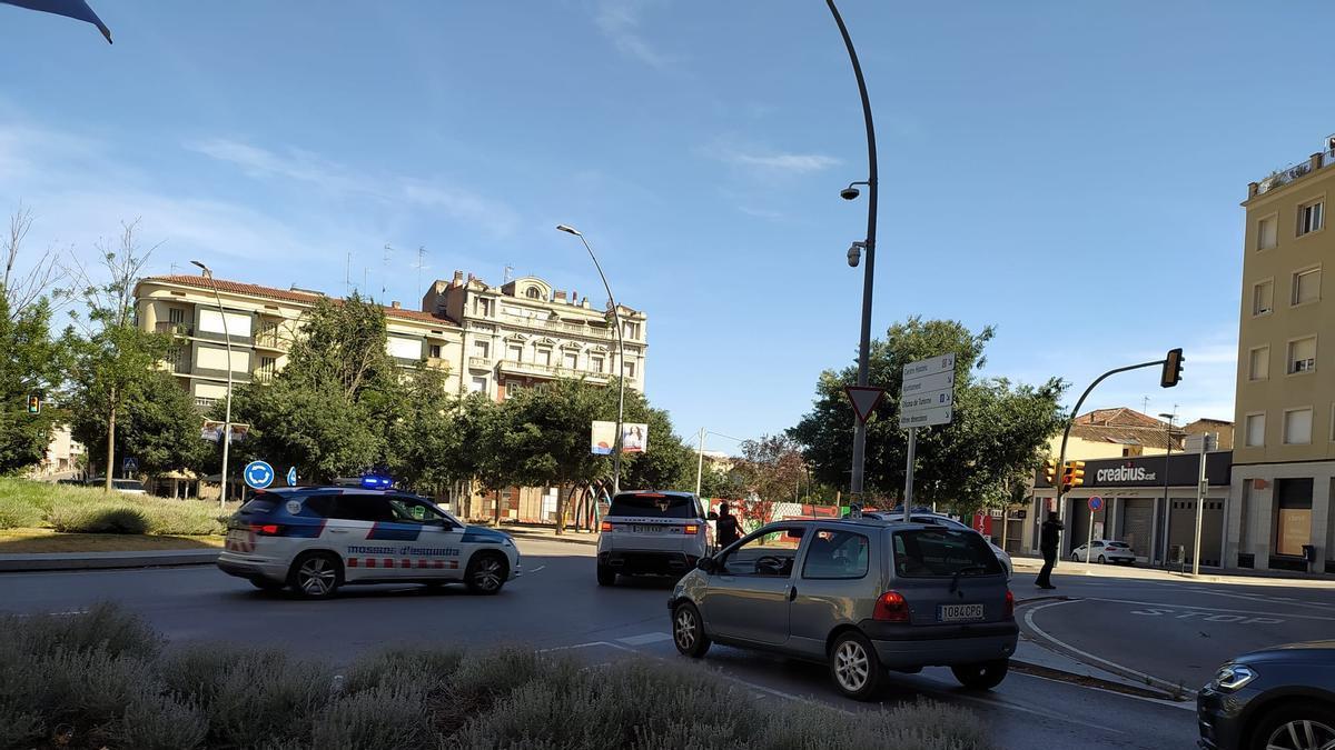 Trànsit talla a la carretera de Vic a causa de l'incendi