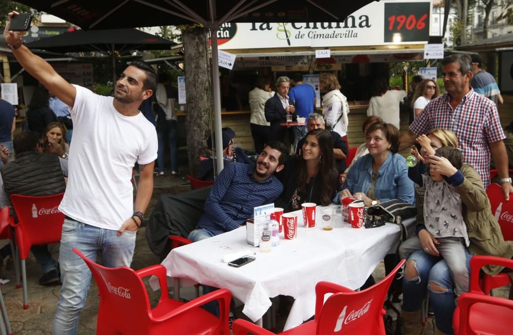 Oviedo celebra el día grande de San Mateo con 7.000 bollos preñaos