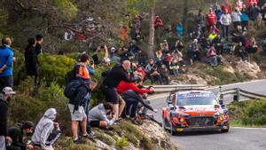 Thierry Neuville, en un tramo de la segunda jornada del Rally Catalunya.