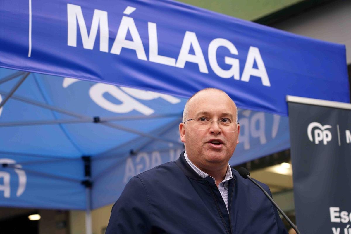 El secretario general del PP, Miguel Tellado, llega a Málaga para la precampaña del 17M