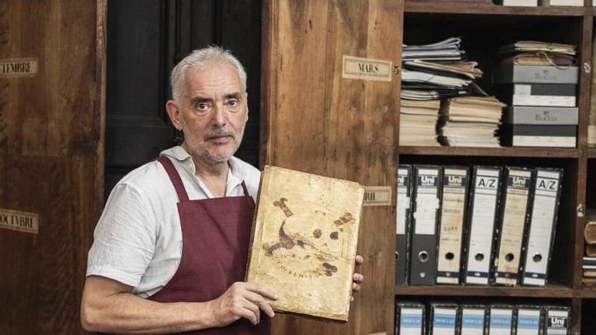 Jordi Sacasas, arxiver de Santa Maria del Pi, a la basílica. | ZOWY VOETEN