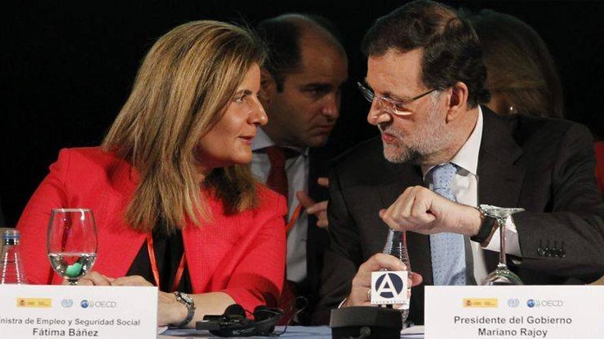 Rajoy asegura que ya se ha logrado &quot;frenar la sangría del paro&quot;