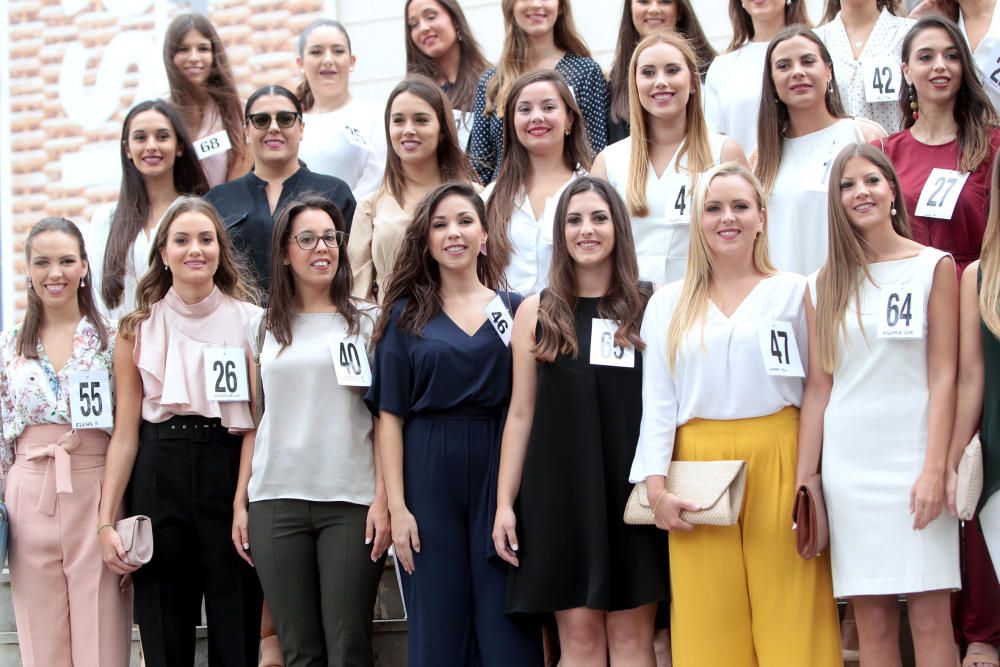 La aspirantes a fallera mayor de València visitan el IVAM