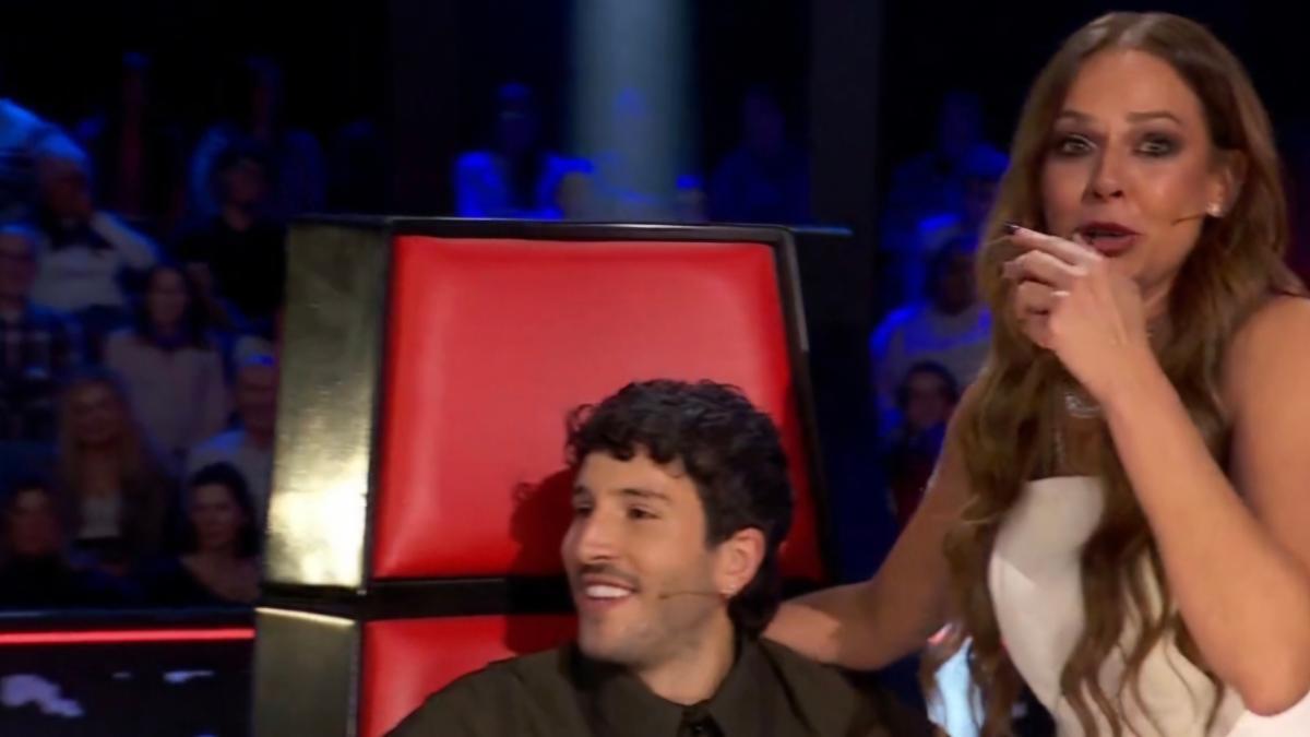 Eva González y Sebastián Yatra en 'La Voz'