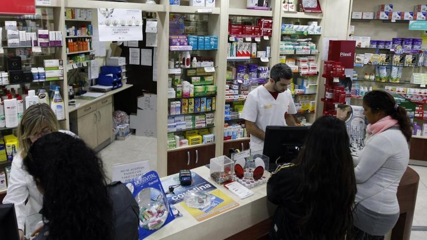 Sanidad sondea que las farmacias den cita para el médico