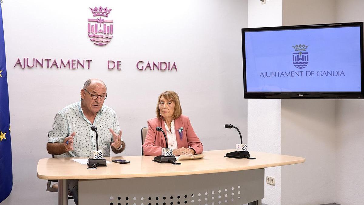 Vicent Bataller y Liduvina Gil, en rueda de prensa.