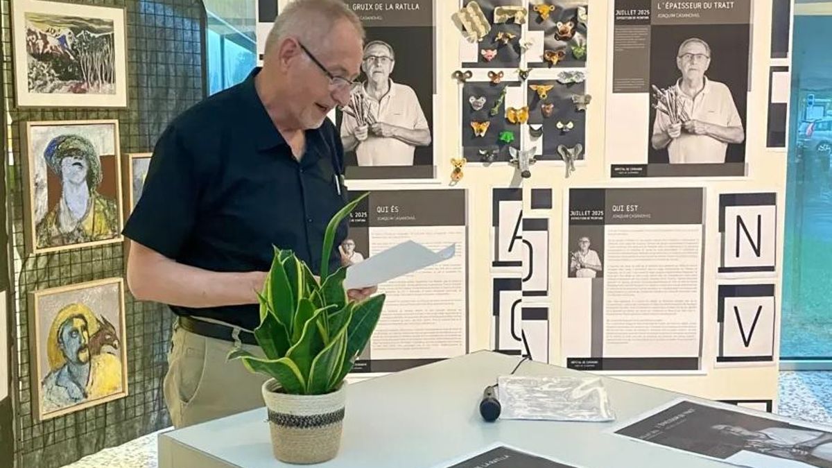 El doctor Joaquim Casanovas a l’exposició que ofereix a l’hospital