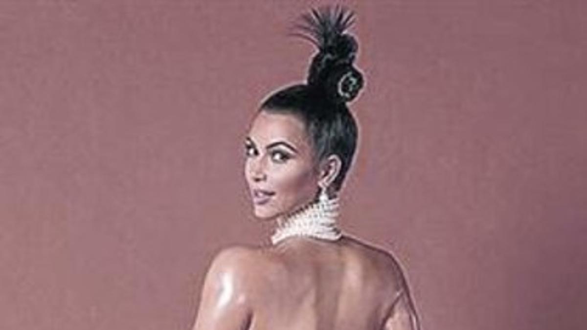 A la izquierda, un grabado de la época que muestra a la Venus hotentote. A la derecha, Kim Kardashian.