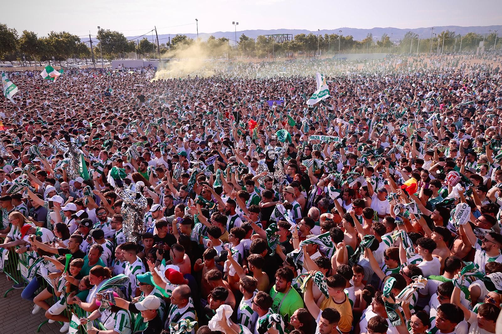 El Córdoba CF vuelve a Segunda / Las mejores imágenes de una noche para la historia