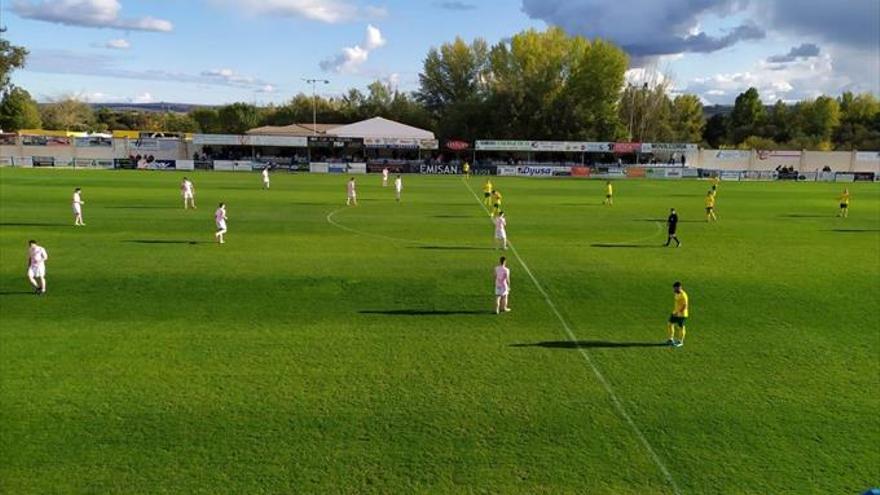 Goleada y liderato para el Coria