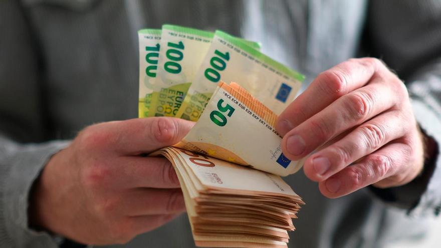 El Banco de España avisa a los españoles: si tenéis domiciliados recibos de luz y agua tienes que saber esto