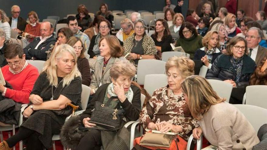 Público, ayer, en el Club Prensa Asturiana.