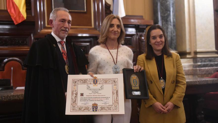 La Real Orden de María Pita nombra a Amparo Alonso caballero de honor 2023