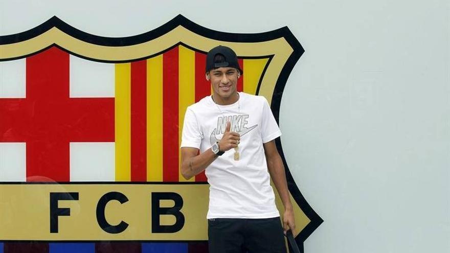 Neymar: &quot;Vengo a ayudar a Messi a seguir siendo el mejor del mundo&quot;