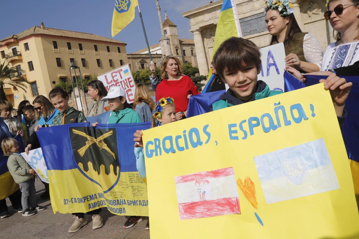 A.J.González Córdoba Concentración de protesta de ucranianos en Córdoba en el cuarto año de guerra invasión de Rusia