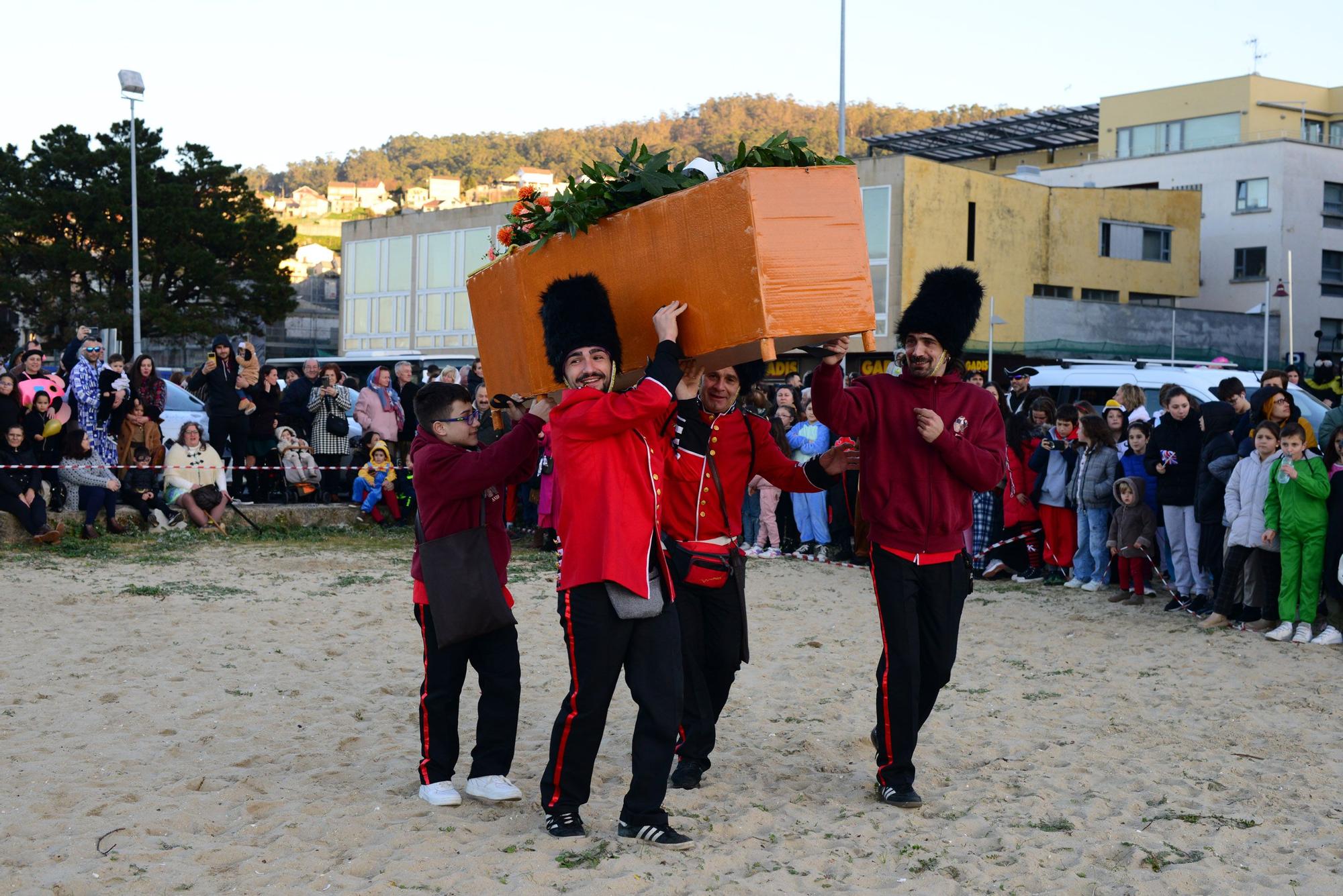 El Enterro do Paxaro do Mal Agoiro en Bueu (II)