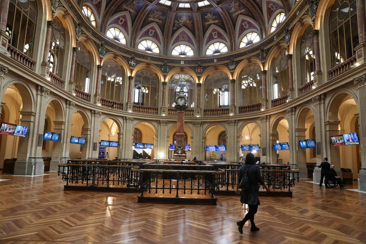 Vista general del Palacio de la Bolsa.