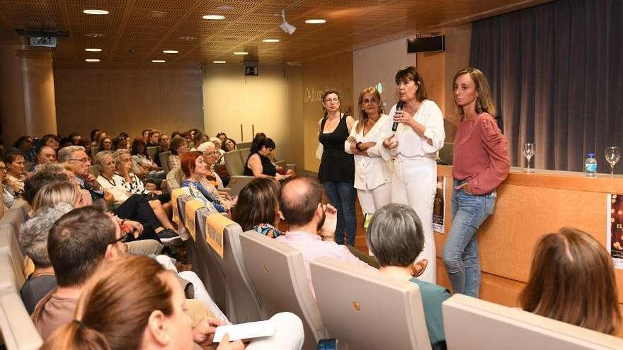 Mabel Lozano, en la presentación del documental &quot;El proxeneta. Paso corto, mala leche&quot;. // Gustavo Santos