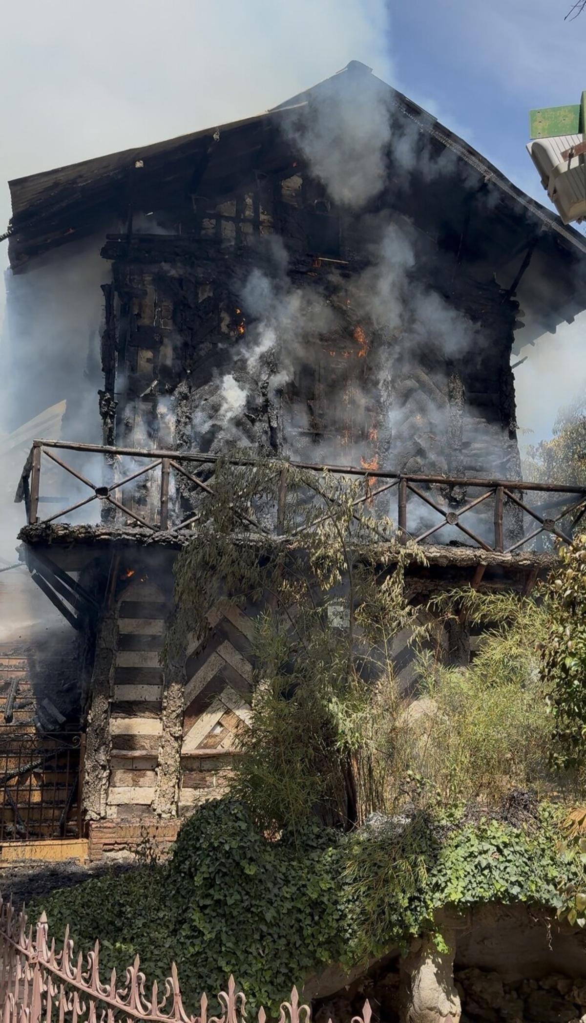 El incendio de la Casa del Corcho de Toledo, en imágenes El incendio de la Casa del Corcho de Toledo, en imágenes
