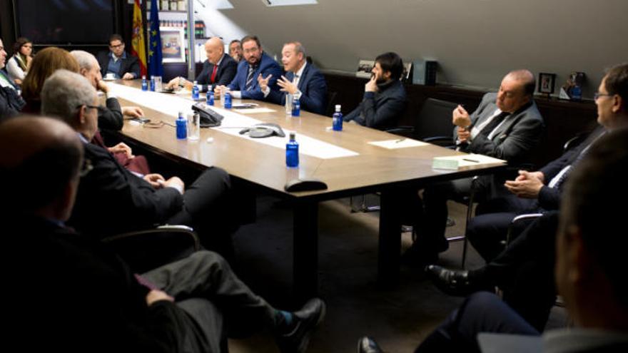 Hidalgo se reúne con empresarios en Madrid para fomentar la inversión