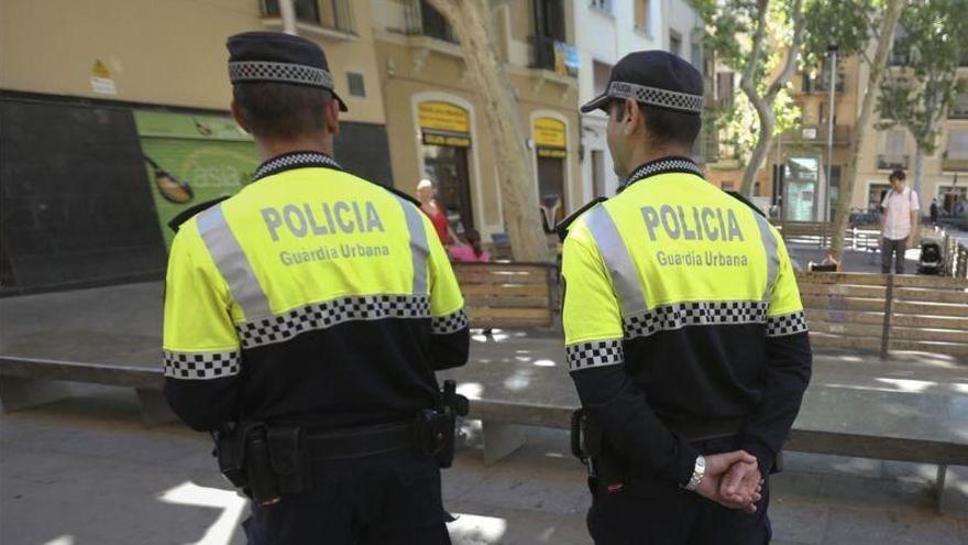 Un guardia urbano de Barcelona dispara y mata a un perro que le ha mordido el brazo