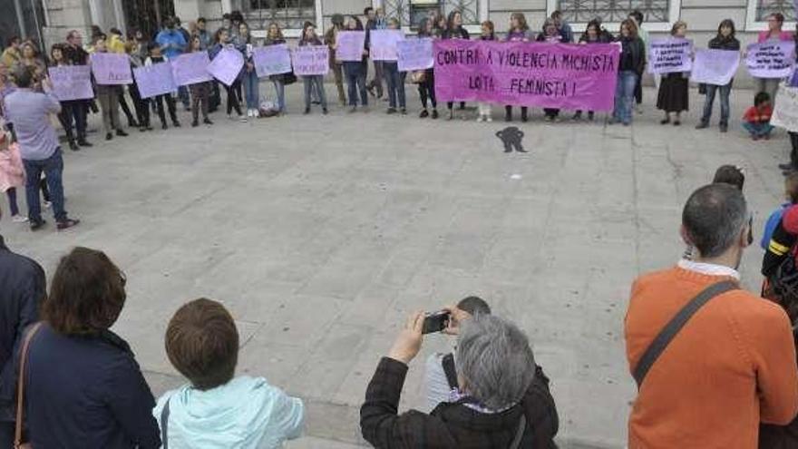 Familiares de la asesinada en Ourense estudian acciones legales por su desprotección