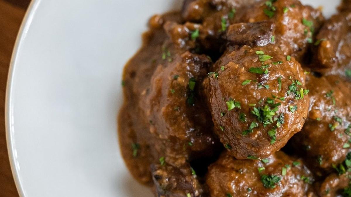 Las albóndigas con sepia de Aüc.