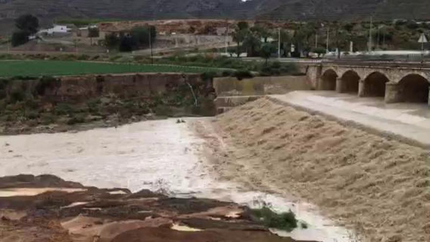 La lluvia en la Rambla de las Moreras de Mazarrón