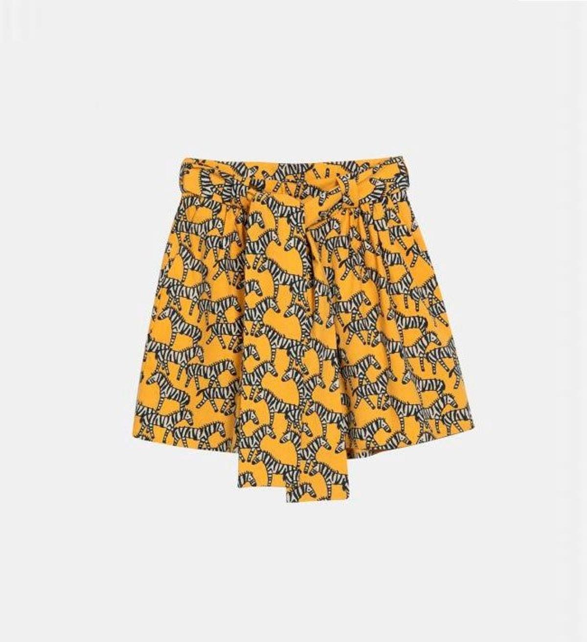 Shorts de cebras amarillo de Compañía Fantástica. (Precio: 32,90. Precio: rebajado: 22,95 euros)