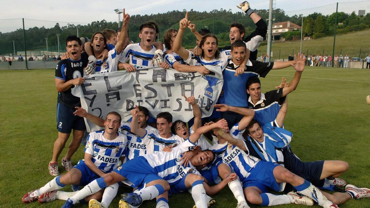 El Fabril celebra en 2007 su ascenso a Segunda B