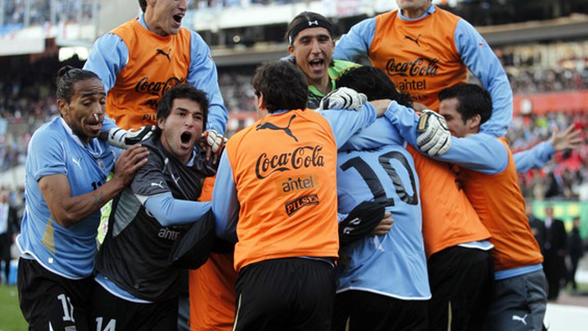 La selección de Uruguay celebra su triunfo en la Copa América.