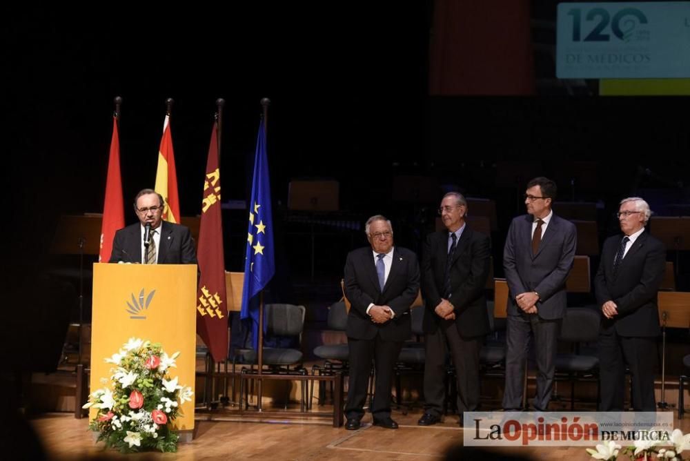 120 aniversario del Colegio de Médicos