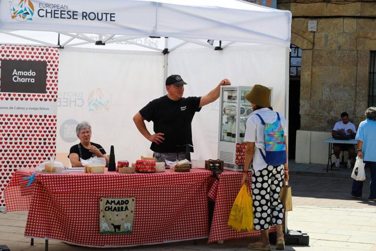 La Feria del Queso inunda las calles de Fuentasaúco La Feria del Queso inunda las calles de Fuentasaúco