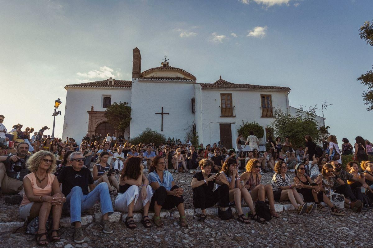 Público en la edición de 2024 del festival Sonraíz.