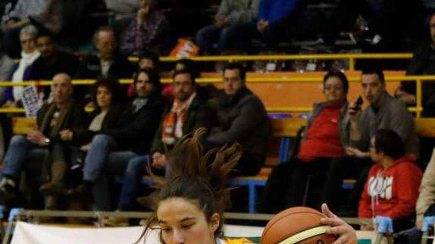 Ester Martín durante un partido.